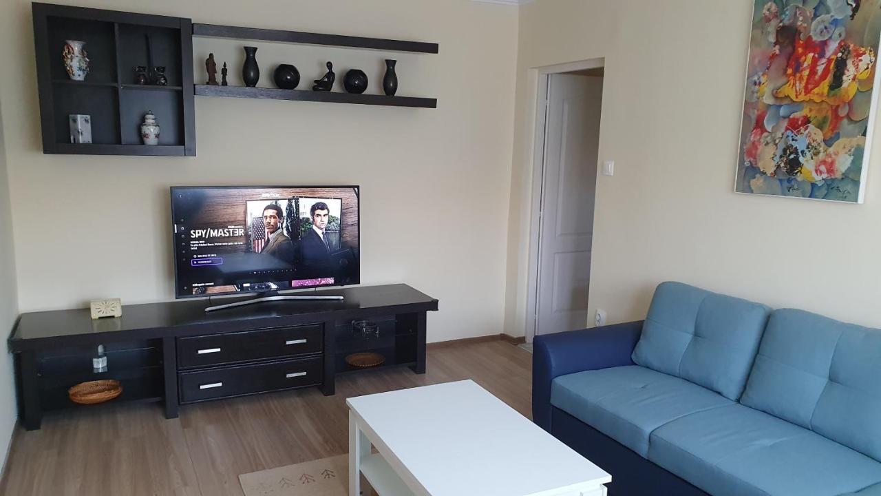 Apartament Estera Lägenhet Oradea Exteriör bild