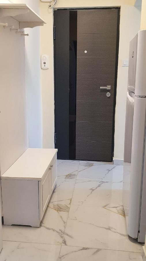 Apartament Estera Lägenhet Oradea Exteriör bild